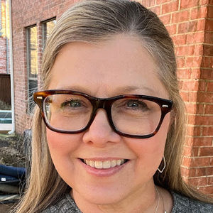 Meet your Posher, Amy